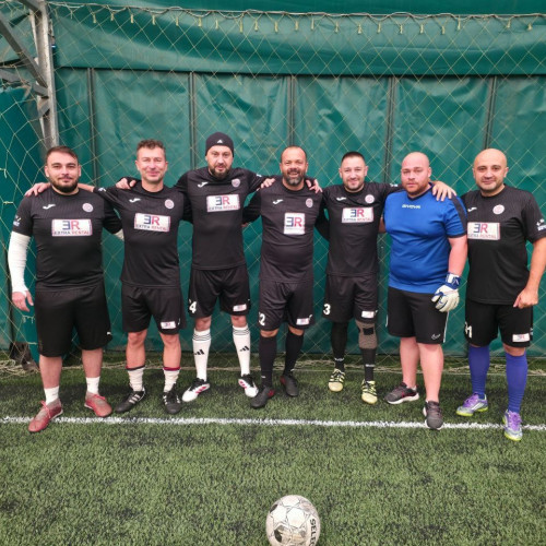 Competiție sportivă la malul mării, câștigată de echipa SIDEPOL Constanța