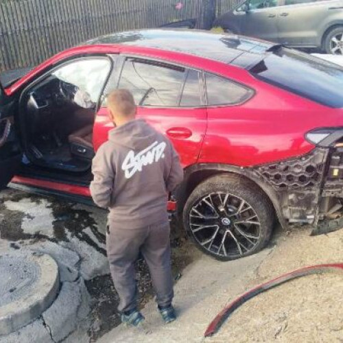 Accident rutier în Golești: trei mașini implicate, doar pagube materiale