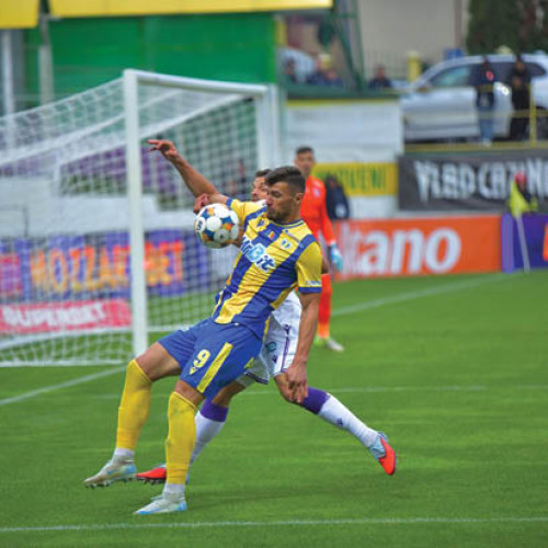 Petrolul obține prima victorie după cinci înfrângeri, în meciul cu FC Argeș la Mioveni