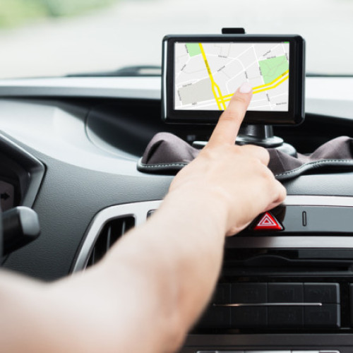 Cinci copii și părinții lor, salvați după ce s-au rătăcit pe un drum forestier în Bisoca