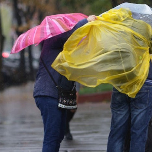 Alertă de ploi abundente și vânt puternic în mai multe regiuni ale țării