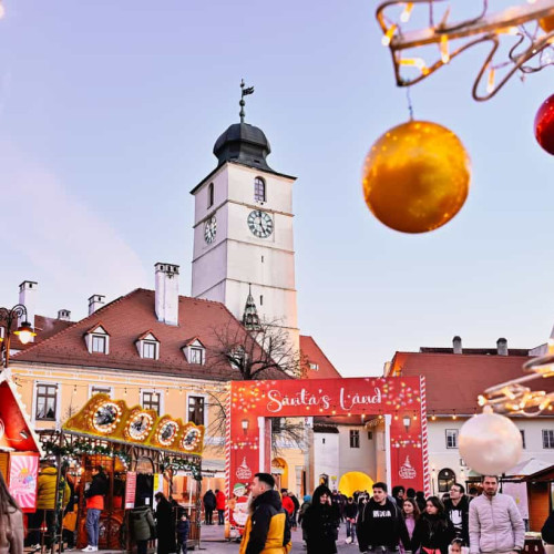 Pregătirile pentru târgul de Crăciun din Sibiu se intensifică cu accent pe autenticitate