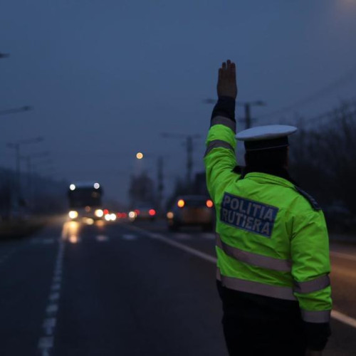 Bărbat din Baia de Fier prins conducând fără permis pe strada Plaiului