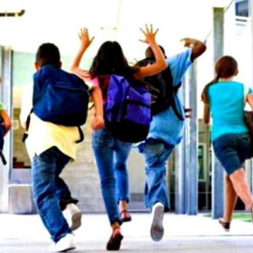 Elevii încep vacanța de toamnă după prima parte a anului școlar 2025-2026