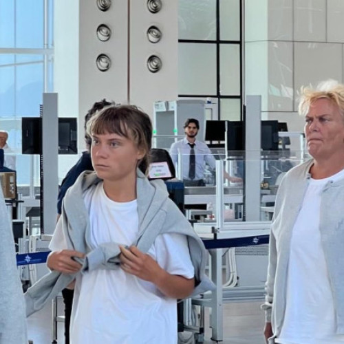 Greta Thunberg și alți 170 de activiști deportați din Israel după interceptarea flotei pentru Gaza