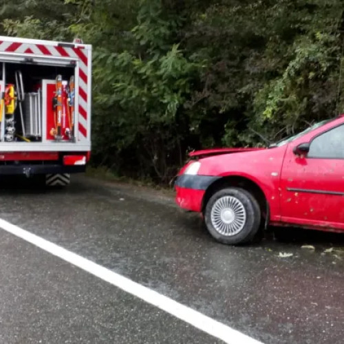 Autoturism răsturnat în Pustuța; un pompier din Sălaj a intervenit prompt