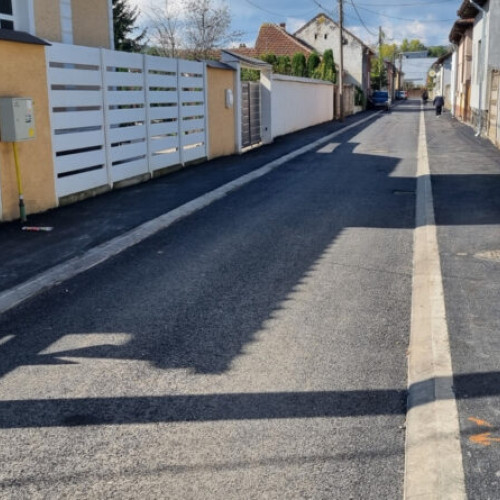 Strada Gheorghe Doja din Hunedoara, modernizată cu rețele noi și carosabil reabilitat