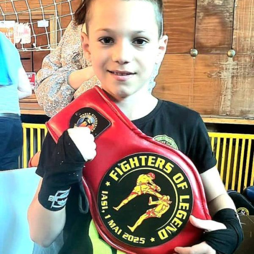 Patrick Cimbală, copilul minune din Adjud cu peste 50 de medalii la kickboxing