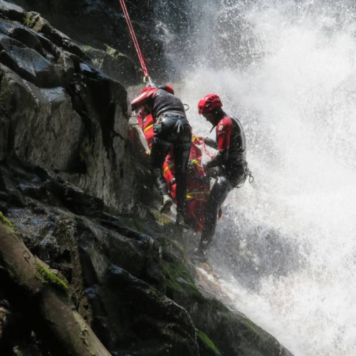 Crește riscul de accidente montane din cauza vremii nefavorabile în Dâmbovița și alte zone