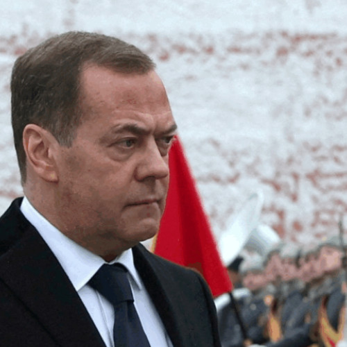 Dmitri Medvedev avertizează că europenii trebuie să simtă teama războiului