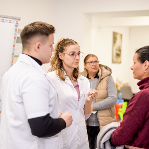 Caravana cu Medici a oferit consulturi ginecologice gratuite femeilor din Răuseni