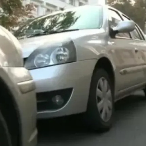 Trafic extrem de aglomerat pe strada Eugen Ionescu în fiecare dimineață