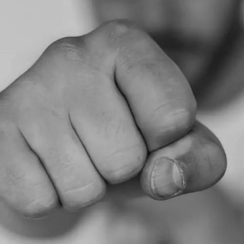 Elev lovit cu pumnul în Dorohoi; agresor prins de jandarmi