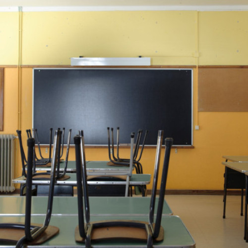 Toate școlile și grădinițele din București, suspendate miercuri din cauza codului roșu de ploi