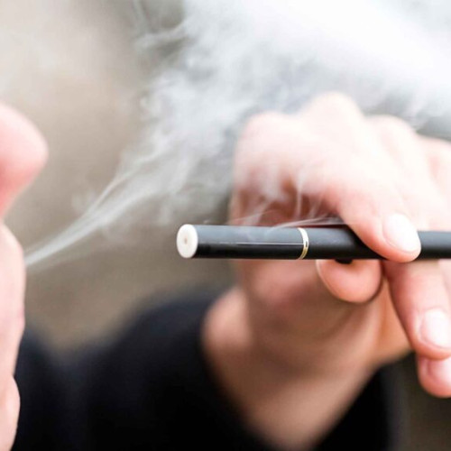 OMS avertizează asupra dependenței crescânde de țigaretele electronice în rândul copiilor