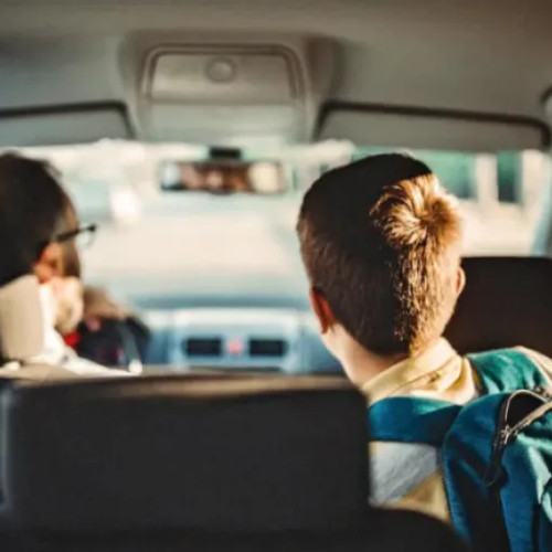 Haos rutier zilnic în fața grădiniței Maple Bear din Cluj-Napoca