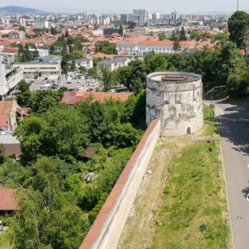 Începe restaurarea bastionului Postăvarilor din Brașov cu materiale originale