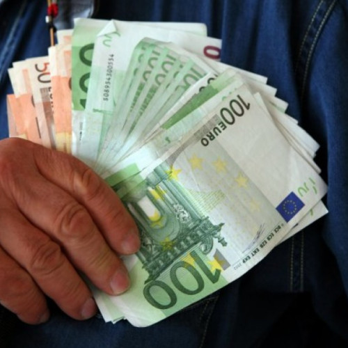 CFA România anticipează aprecierea monedei euro la 5,15 - 5,20 lei în 2026