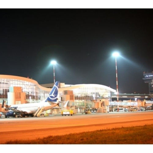 Traficul aerian de pe aeroporturile din București se desfășoară normal în contextul codului roșu