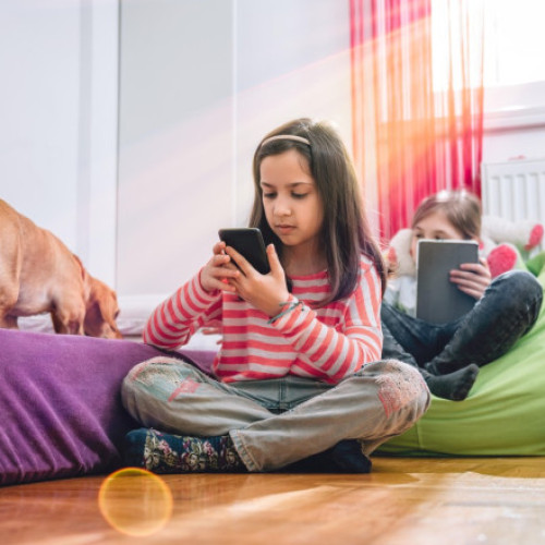 Danemarca vrea interzicerea accesului copiilor sub 15 ani pe TikTok și alte rețele sociale