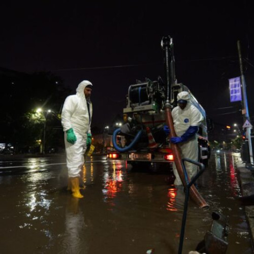 Peste 150 de muncitori intervind în Sector 2 pentru gestionarea efectelor ploilor abundente