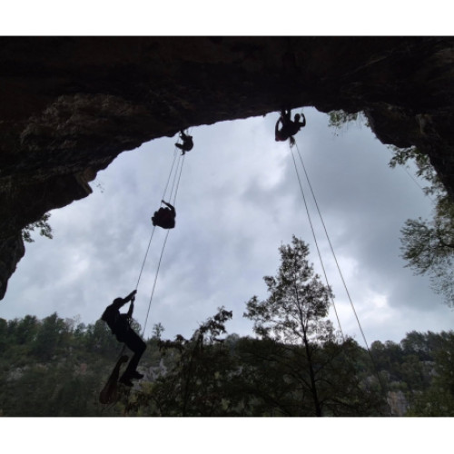 La Roșia, s-a deschis Școala Națională Salvaspeo pentru salvatori speologi