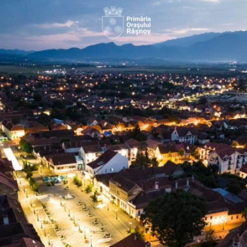 Primăria Râșnov continuă modernizarea iluminatului public și pregătește iluminatul festiv de iarnă