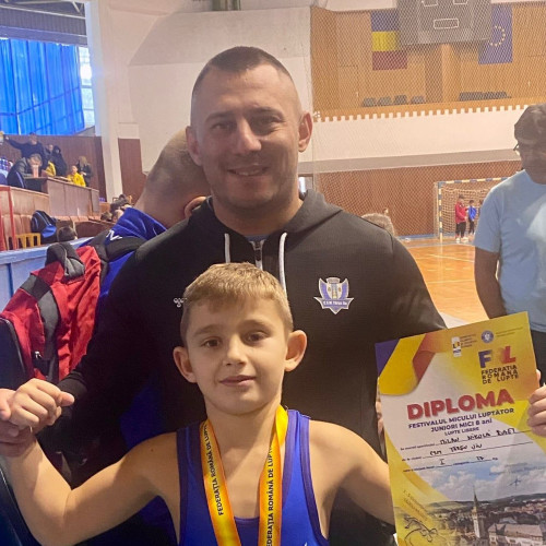 Copilul Milan Rușeț din Târgu Jiu, campion național la lupte la 8 ani