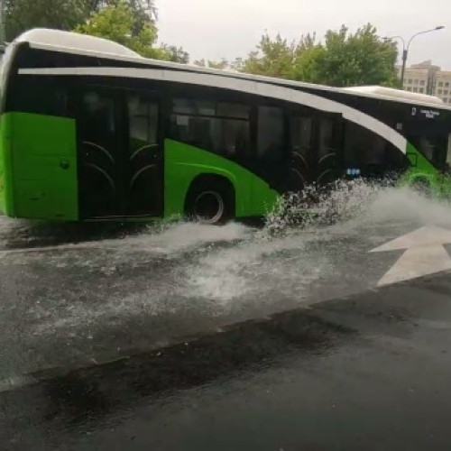 Traficul autobuzelor RATBV afectat de condiții meteo, întârzieri de până la 20 minute