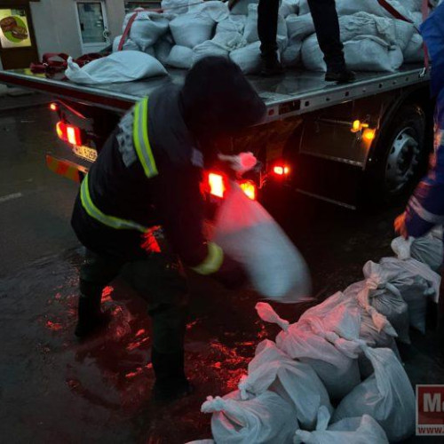 Pompierii botoșăneni, intervenție la inundațiile severe din Constanța