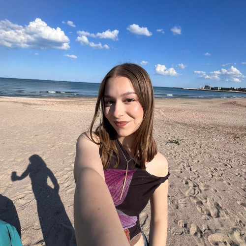 Daria Ioana Jitaru, elevă de excepție din Constanța, îmbină studiul cu leadershipul în asociația TEAM