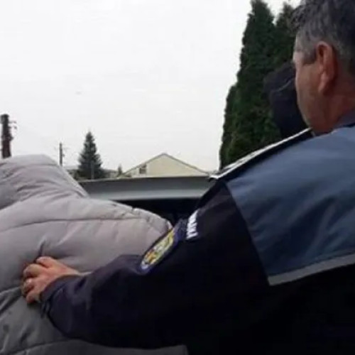 Tânăr reținut după ce a agresat un bărbat în centrul Clujului și a fugit în alt județ