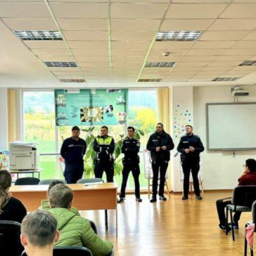 Polițiștii din Hlipiceni au educat elevii din Trușești despre siguranța rutieră și prevenirea violenței