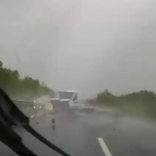 Accident pe Autostrada București – Pitești: o autoutilitară a pierdut controlul, fără victime