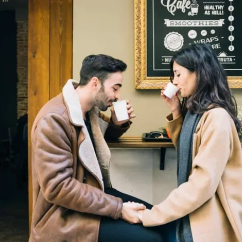 Tinerii din Cluj-Napoca recomandă cele mai bune locuri pentru prima întâlnire în 2025