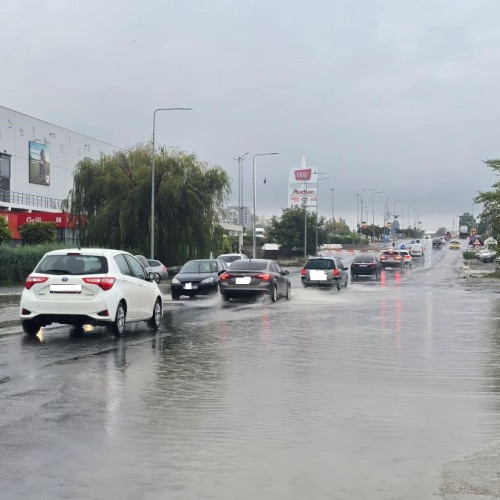 Trafic îngreunat în Constanța și Mamaia din cauza ploilor abundente