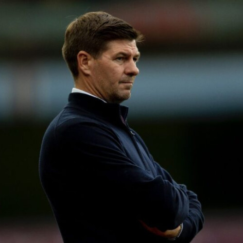 Steven Gerrard critică generația de aur a naționalei Angliei pentru lipsa de unitate