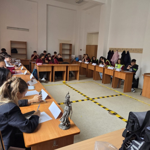 Poliția Roman și Colegiul Național „Roman Vodă” au semnat un parteneriat pentru orientarea profesională a elevilor