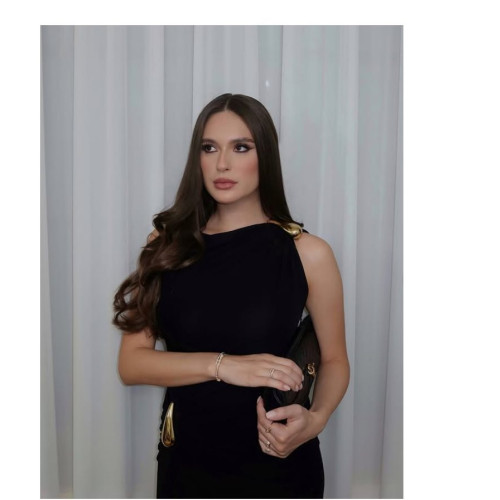 Elena a revenit în lumina publică cu o ținută elegantă după naștere