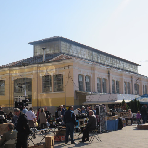 Un bărbat din Botoșani a găsit un portofel cu 500 de lei în Piața Centrală