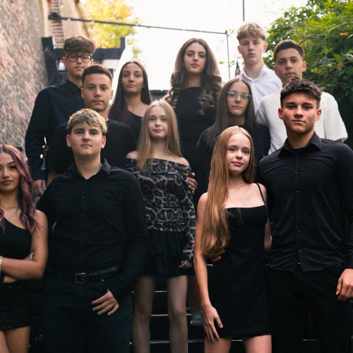 Șase perechi de boboci din Alba Iulia se luptă pentru titlurile Miss și Mister Boboc 2025