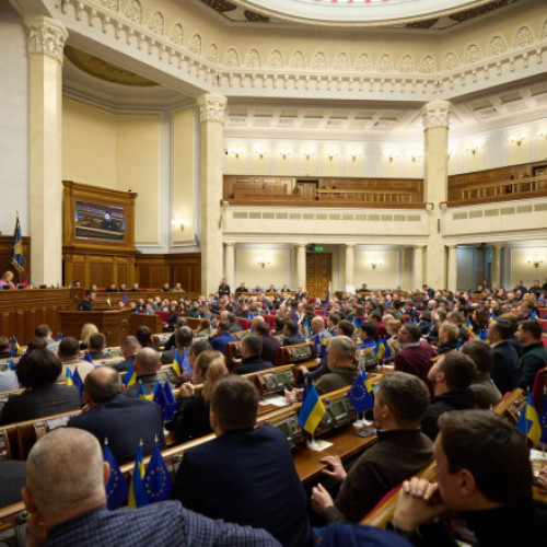 Ucraina prelungește mandatele aleșilor locali pe durata legii marțiale