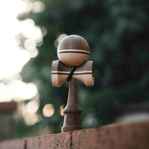 Kendama, jocul japonez care câștigă popularitate în România prin Labubu