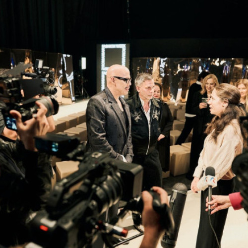 Mirabela Grădinaru s-a întâlnit cu tinerii designeri la Romanian Fashion Week Bucharest 2025