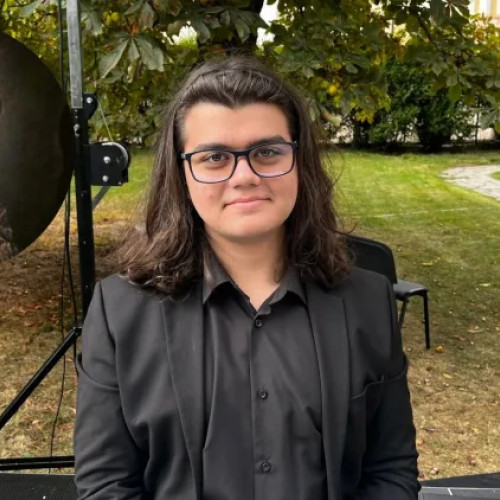 Vlad-Andrei Jurcoveț, adolescentul care compune muzică clasică la doar 16 ani