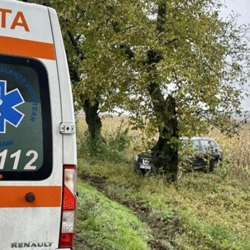 Accident în Botoșani: trei mașini implicate, un șofer transportat la spital