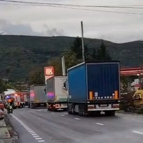 Femeie lovită de TIR pe trecerea de pietoni în Râmnicu Vâlcea a decedat la spital
