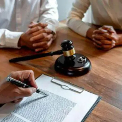 Forțarea la căsătorie va fi pedepsită cu închisoare între 3 și 7 ani