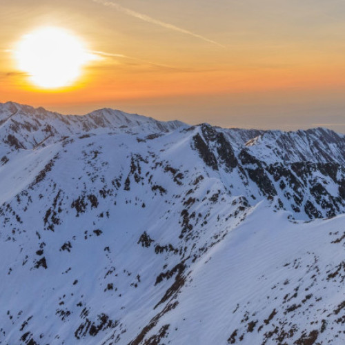 Risc ridicat de avalanșe în Munții Făgăraș și Bucegi la altitudini mari