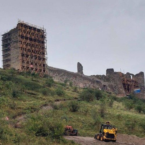 Cetatea Trascăului și conacul din Colțești, renovate cu peste 2 milioane de euro